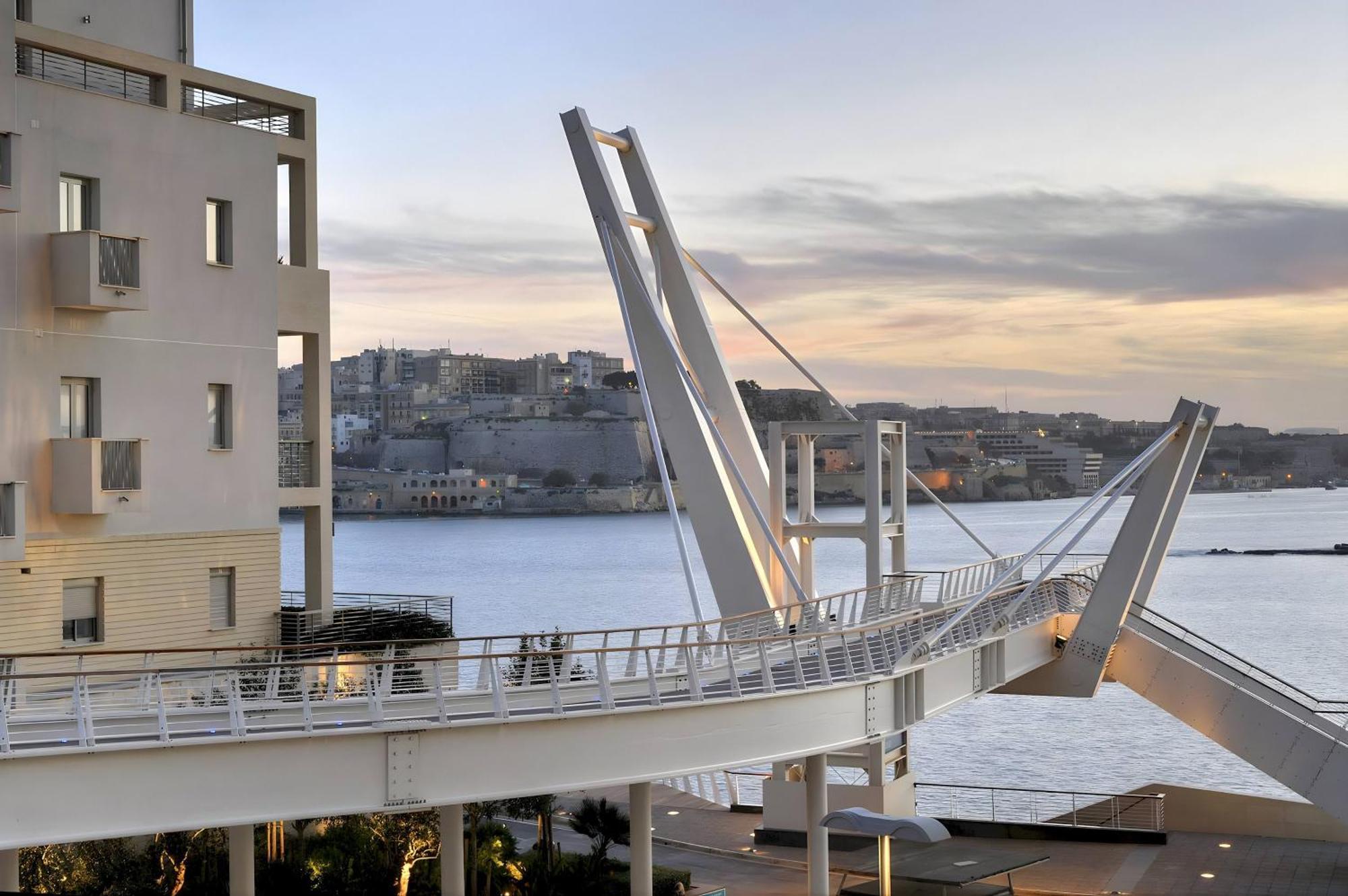 Central Sliema 3-Bedroom Retreat ภายนอก รูปภาพ